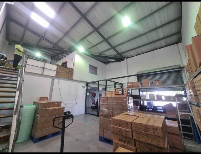 520M² WAREHOUSE TO LET IN AIRPORT INDUSTRIA